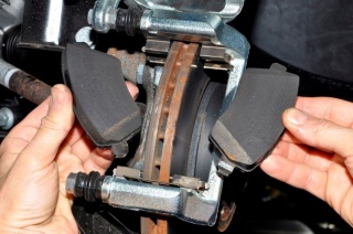 Замена тормозных колодок Alfa Romeo GT  в Жуковском